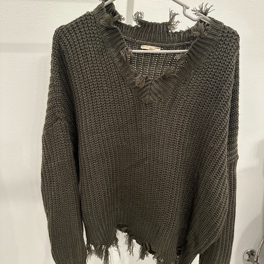 LA MIEL V-Neck Frayed Hem Sweater - Charcoal